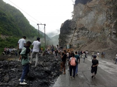 नारायणगढ–मुग्लिन सडक फेरि दुईतर्फी अवरुद्ध